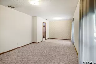 1302 Jeb Stuart Dr, Tyler, TX 75703 - Photo 14