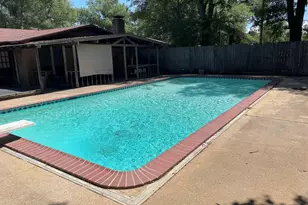 1302 Jeb Stuart Dr, Tyler, TX 75703 - Photo 1