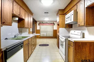 1302 Jeb Stuart Dr, Tyler, TX 75703 - Photo 12