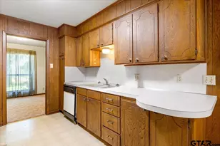1302 Jeb Stuart Dr, Tyler, TX 75703 - Photo 10