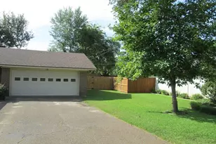 1107 Pinedale Pl, Tyler, TX 75701 - Photo 2
