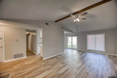 301 First St, Palestine, TX 75803 - Photo 4
