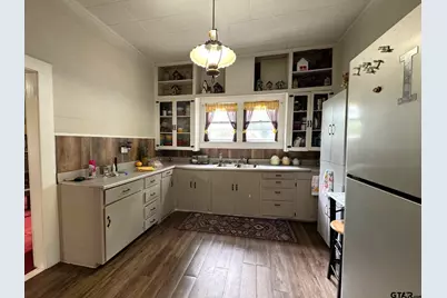 123 E 12th St., Mt Pleasant, TX 75455 - Photo 8