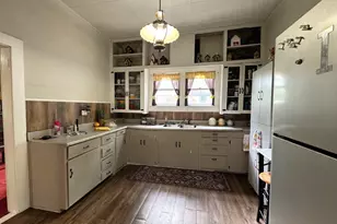 123 E 12th St, Mt Pleasant, TX 75455 - Photo 8