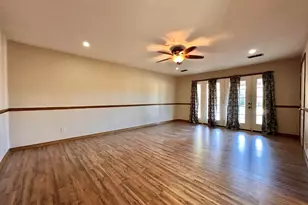 580 Oakwood Dr, Kilgore, TX 75662 - Photo 34