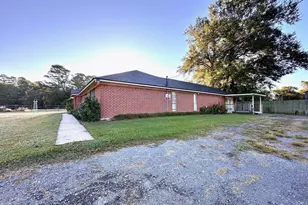 580 Oakwood Dr, Kilgore, TX 75662 - Photo 48