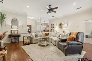 374 Royal Cir, Whitehouse, TX 75791 - Photo 2