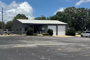 801 E Broadway, Gladewater, TX 75647 - Photo 1