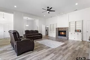 1603 Old Oak Dr, Tyler, TX 75703 - Photo 10