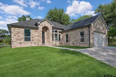 105 Maxine St, Mineola, TX 75773 - Photo 2