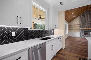 405 2 E Front St, Arp, TX 75750 - Photo 14