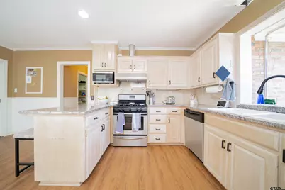 1900 W Hoyt Dr., Longview, TX 75601 - Photo 10