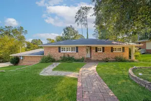 1900 W Hoyt Dr, Longview, TX 75601 - Photo 1