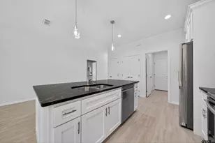 369 Co Rd 4215, Jacksonville, TX 75766 - Photo 8