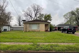 242 E Main St, Van, TX 75790 - Photo 2