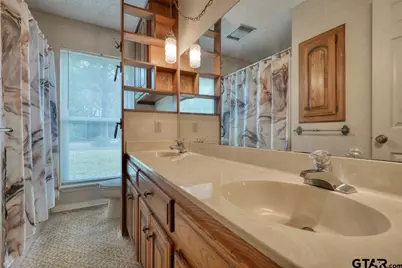 2209 Mitze Lane, Palestine, TX 75803 - Photo 26