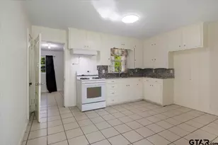 3303 Baldwin Drive, Tyler, TX 75702 - Photo 8