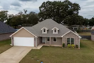808 Black Bird Wy, Whitehouse, TX 75791 - Photo 1