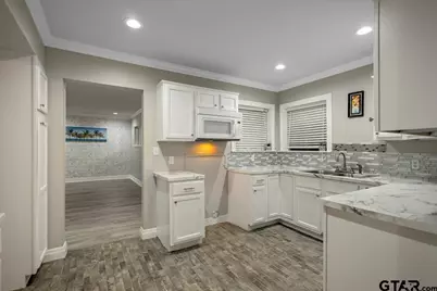 1020 W Morris St, Tyler, TX 75702 - Photo 14