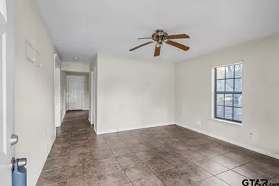 322 E Martin Luther King Jr Blvd, Tyler, TX 75702 - Photo 2