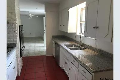 3001 Fairfax Drive, Tyler, TX 75701 - Photo 2