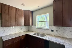 623 N Weldon St, Frankston, TX 75763 - Photo 8