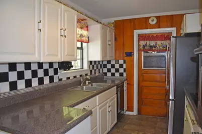 209 Ludolph St, Palestine, TX 75803 - Photo 8