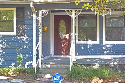 209 Ludolph St, Palestine, TX 75803 - Photo 2