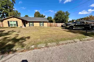 113 E Larkspur, White Oak, TX 75693 - Photo 2