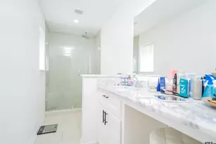 1404 E Leach, Kilgore, TX 75662 - Photo 16