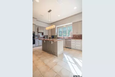 1520 Clubview Dr, Tyler, TX 75701 - Photo 10