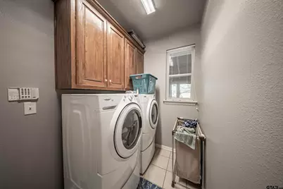 1360 W Remington Park Dr, Terrell, TX 75160 - Photo 10