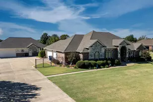 1360 W Remington Park Dr, Terrell, TX 75160 - Photo 2