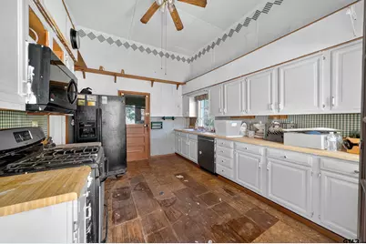 501 E Duval St, Troup, TX 75789 - Photo 4