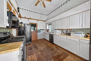 501 E Duval St, Troup, TX 75789 - Photo 4