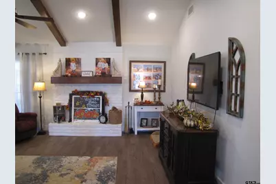 717 Meadow Creek Drive, Tyler, TX 75703 - Photo 10