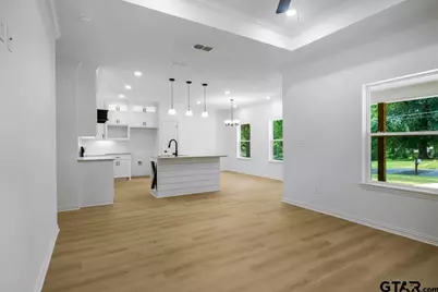 1610 W Barrett St, Tyler, TX 75702 - Photo 10
