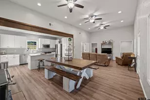 732 Red Maple Rd, Big Sandy, TX 75755 - Photo 2