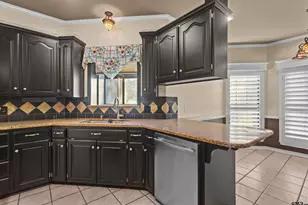 16058 Chris Ln, Tyler, TX 75703 - Photo 10