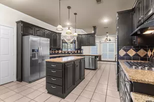 16058 Chris Ln, Tyler, TX 75703 - Photo 8