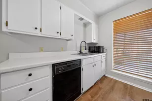 4208 Edinburgh, Tyler, TX 75703 - Photo 10