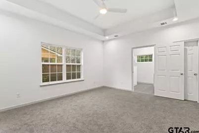 214 W Hurley Ave, Gladewater, TX 75647 - Photo 16