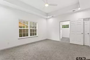 214 W Hurley Ave, Gladewater, TX 75647 - Photo 16