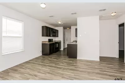 2304 N Glass Ave, Tyler, TX 75702 - Photo 8