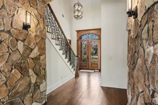 2017 Hollystone, Tyler, TX 75703 - Photo 4