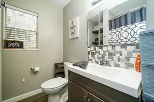 208 E Center St, White Oak, TX 75693 - Photo 24