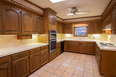 5900 Stoneleigh Dr, Tyler, TX 75703 - Photo 6