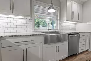 700 Oxford Dr, Tyler, TX 75703 - Photo 14