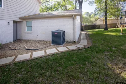 700 Oxford Drive, Tyler, TX 75703 - Photo 44