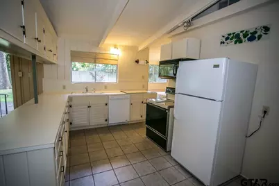 3217 Fernwood, Tyler, TX 75701 - Photo 10